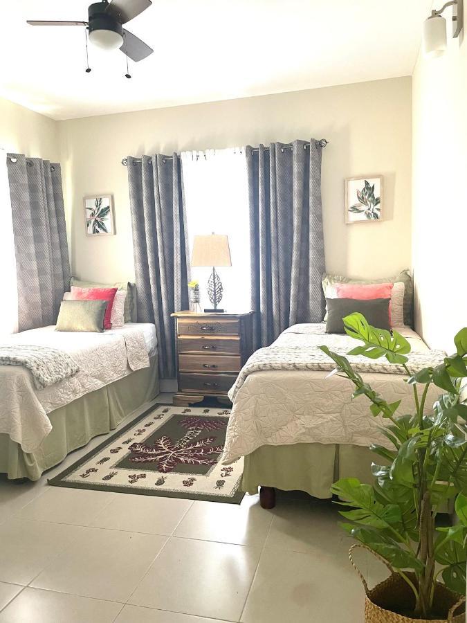 Seashore Vacation Home, Oceanpointe, Lucea, Jamaica Kültér fotó